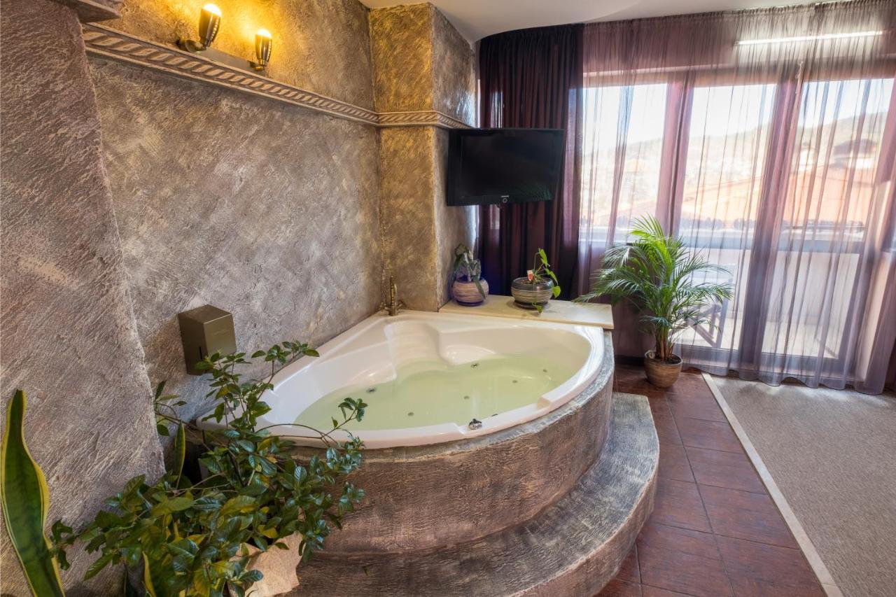 Хотел Том И Нези Класик Velingrad Extérieur photo