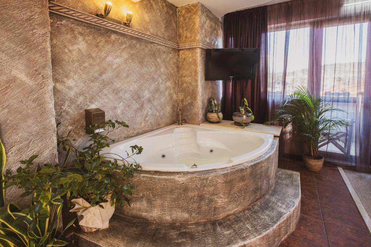 Хотел Том И Нези Класик Velingrad Extérieur photo